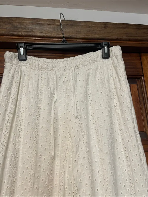 Z Supply white Eyelet Wide-Leg Pants Small - Image 2