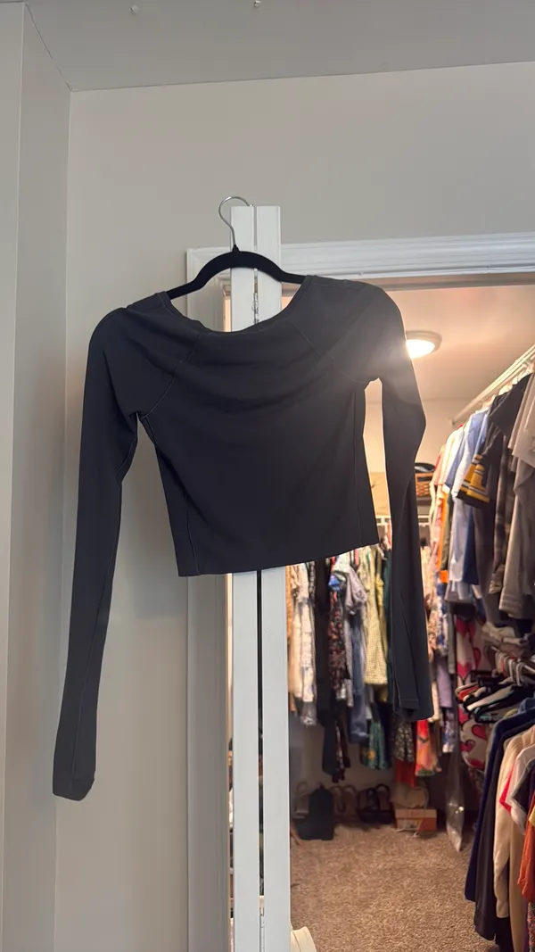 Athleta Top Long Sleeve - Image 4