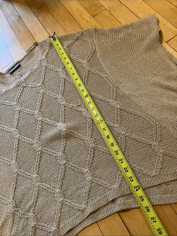 Wooden Ships Open Knit Tan Poncho Size Medium/Large - Image 5