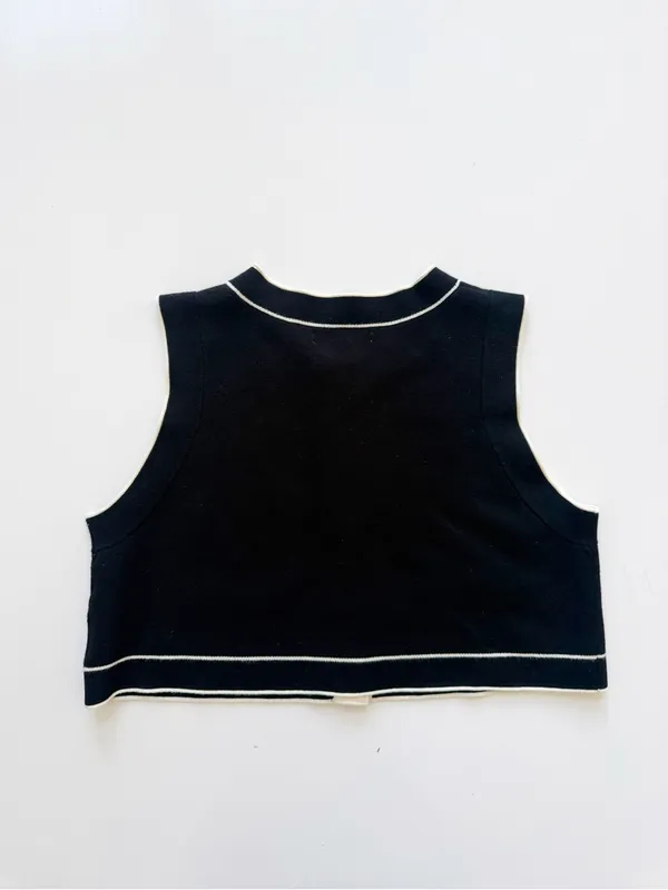 Oak + Fort Sweater Vest Black Size Medium - Image 5