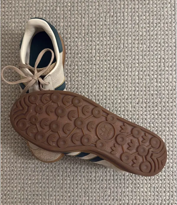 Adidas Women’s Gazelle Shoes - Image 4