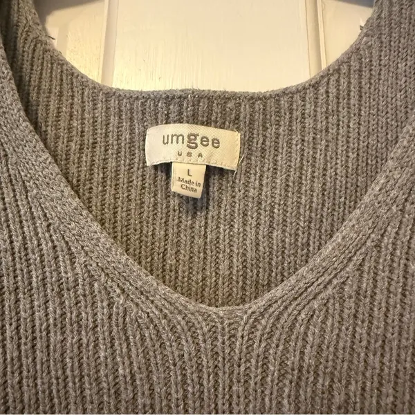 Umgee Grey Ruffle Wide Long Sleeve Knit Sweater Size Large - Image 5