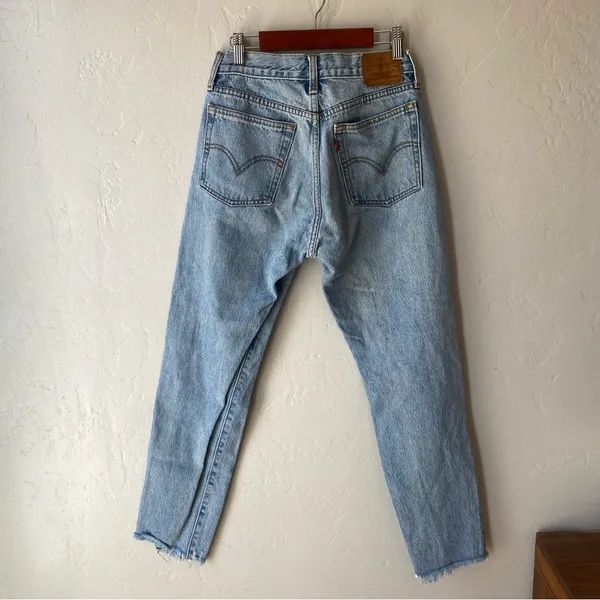 Levi’s Premium Wedgie Icon Fit in Shut Up Wash - Image 9