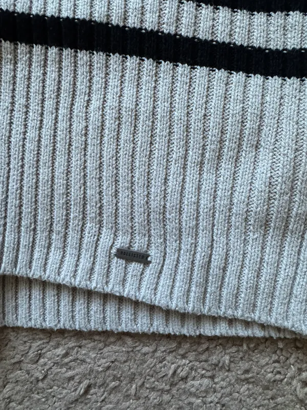 Hollister Women’s Tan/brown Sweater - Image 5
