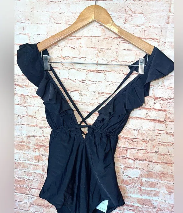 Cupshe Black Ruffled One Piece Swimsuit - Image 2
