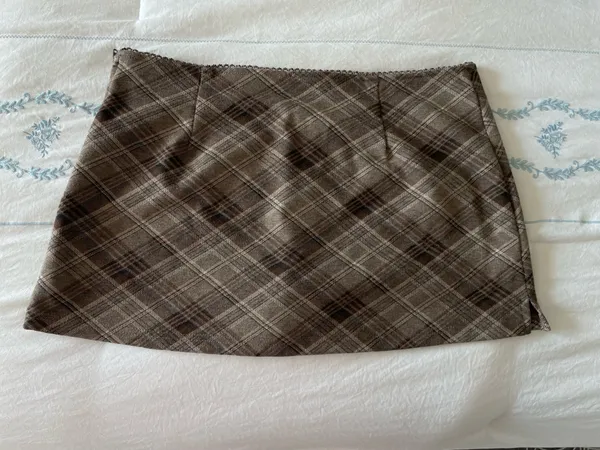 Windsor Brown plaid mini skirt with zipper and lace now detailing - Image 3