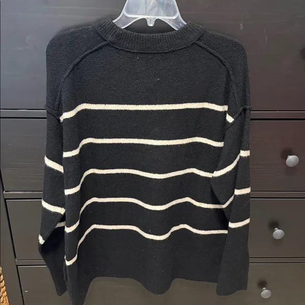 Aerie Black and White Striped Sweater - Image 4