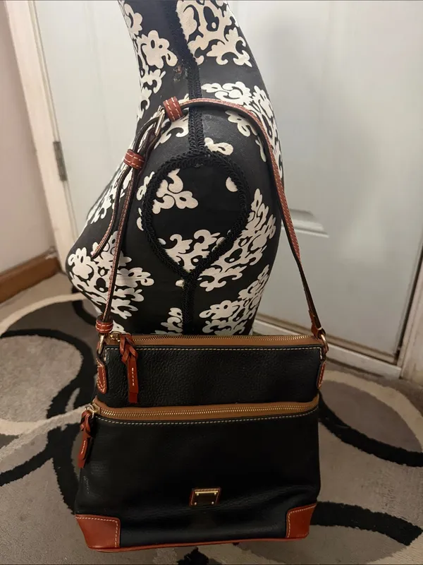 Vintage Dooney & Bourke “1975” Black Leather Shoulder Bag with Brown Trim - Image 2