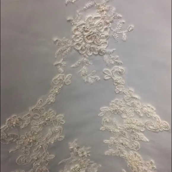 Size 6 Davids Bridal A-line Wedding Gown - Image 2