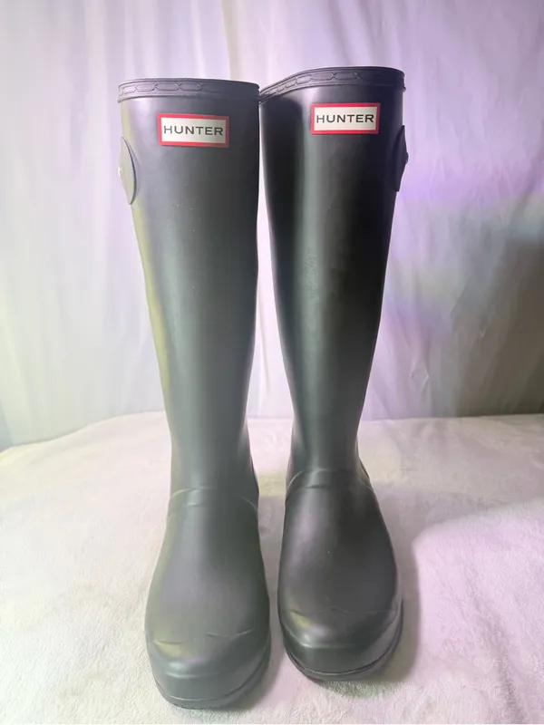 Hunter Black Tall Rain Boot with Cream Knit Cuff Insert - Image 6