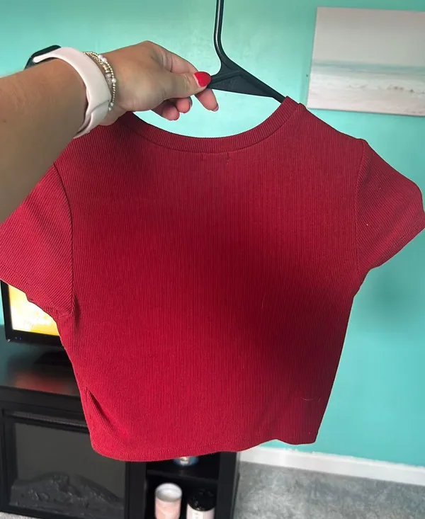 garage cropped top  - Image 3