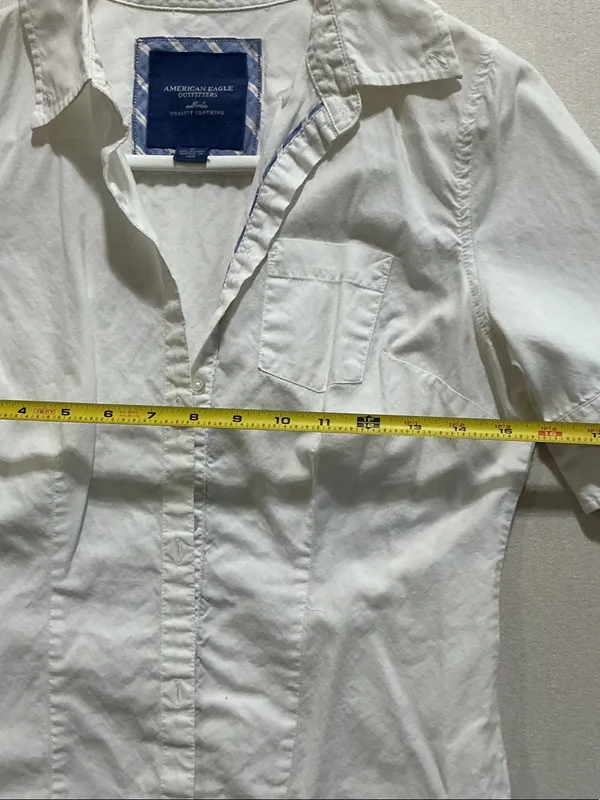 American Eagle Outfitters White Short-Sleeve Button-Down Shirt - Image 4