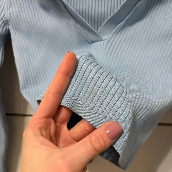 Aritzia Babaton Sculpt Knit Polo Longsleeve Blue - Image 5