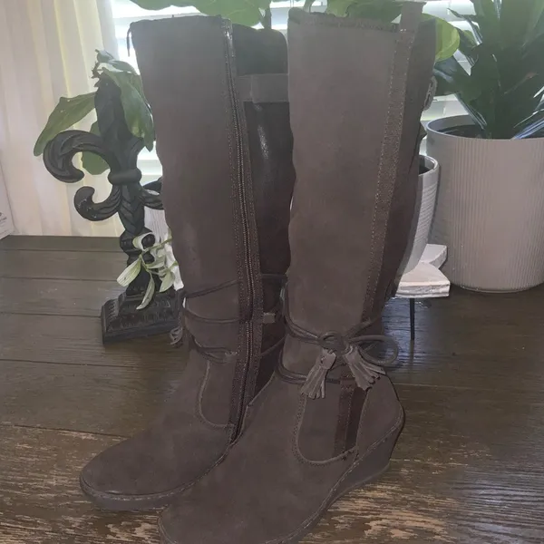 BareTraps Brown Over the Knee Brown Suede Fur Lined Wedge Boots Side Zipper 6M - Image 5