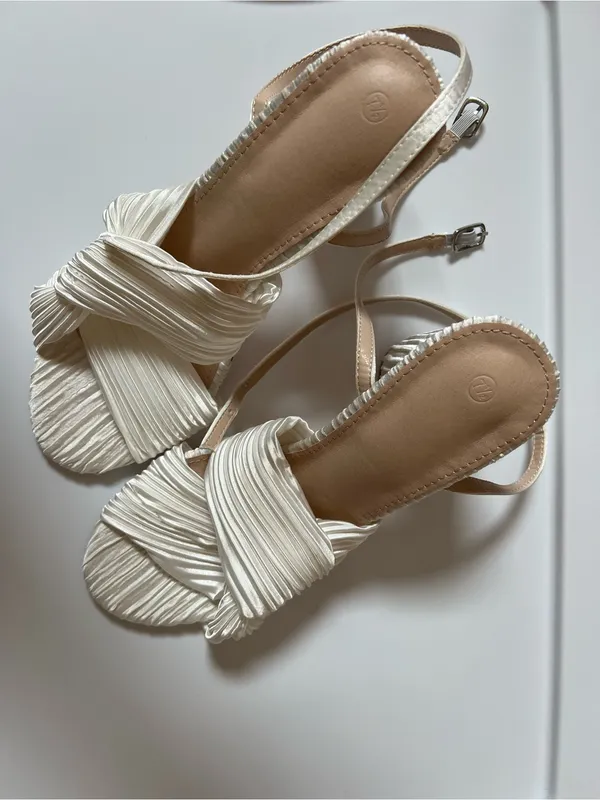 Women's Ivory Knot Front Block Heel Sandals White Size 7.5 - Image 3