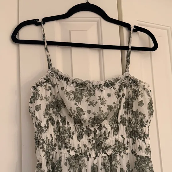 Floral Sage Green Maxi Dress - Image 3