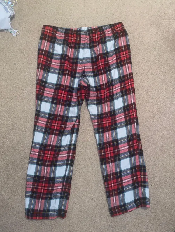 Old Navy Plaid Matching Christmas Pajama Set - Image 4