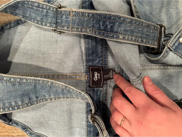 Gap Denim Overall Shorts Women’s - Image 3