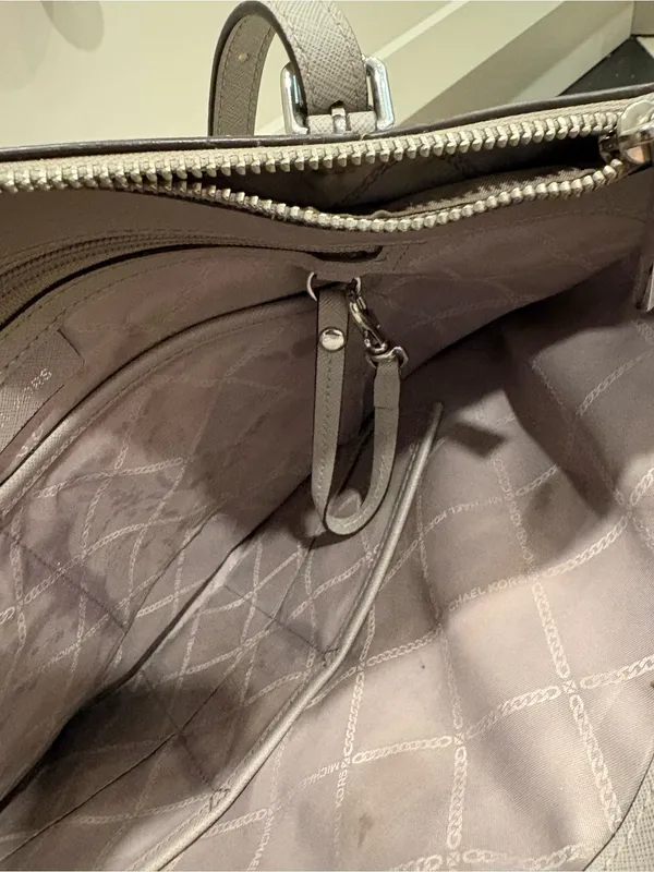 Michael Kors Ciara Large East West‎ Top Zip Saffiano Leather Tote Bag in Grey - Image 8