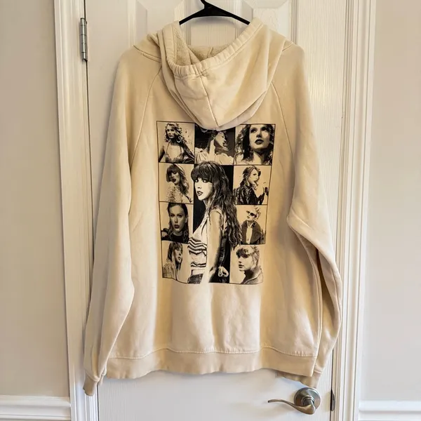 Taylor Swift‎ Eras Tour Sweatshirt Cream Black Size XL - Image 2