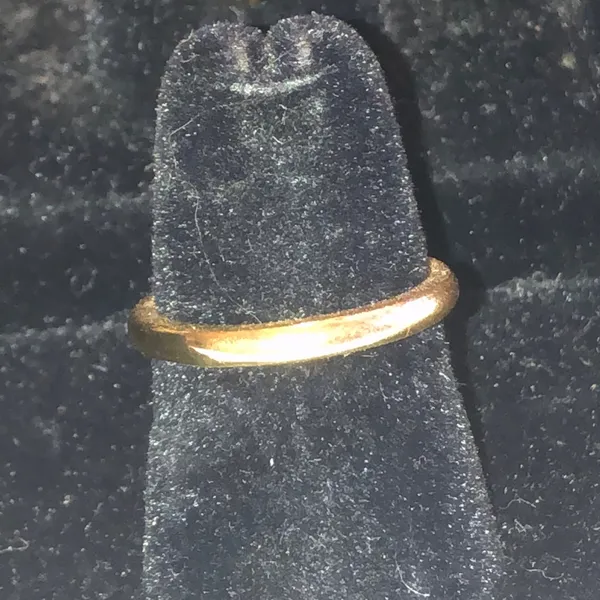 Size 5.75 Classic Gold Tone Band Ring - Image 2