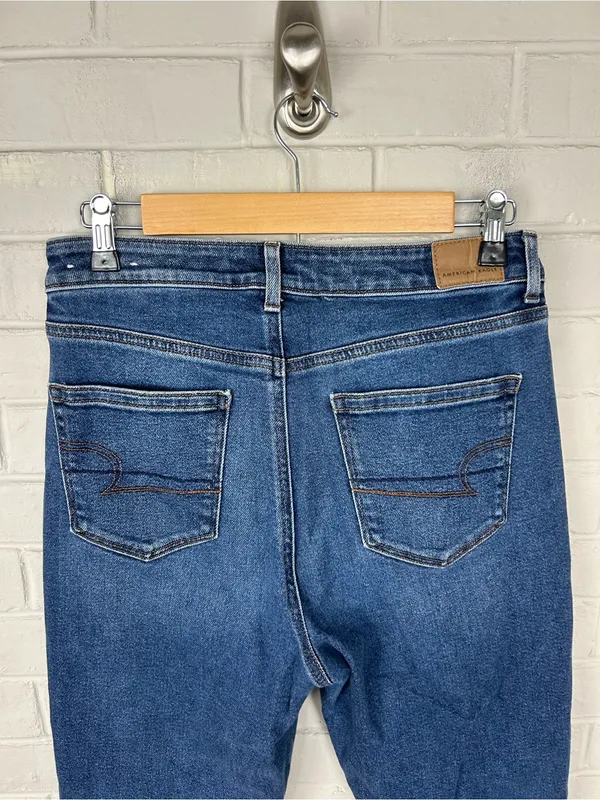 American Eagle Distressed Mom Jeans Size 4 - Image 10