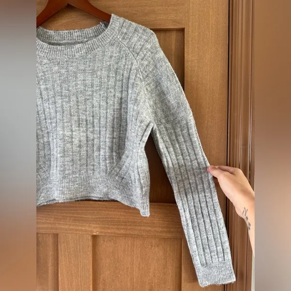 Cotton On Grey Knit Crewneck Pullover Long Sleeve Sweater Women’s size Small​​ - Image 3