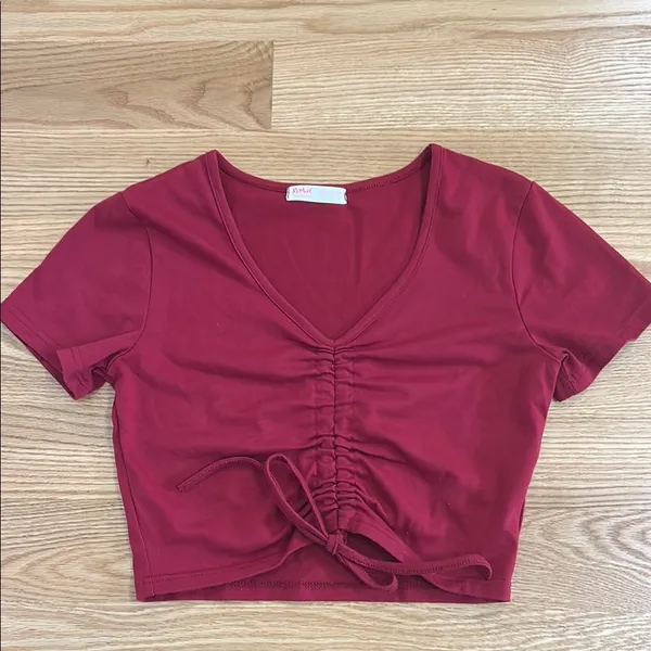 romwe red crop top - Image 2