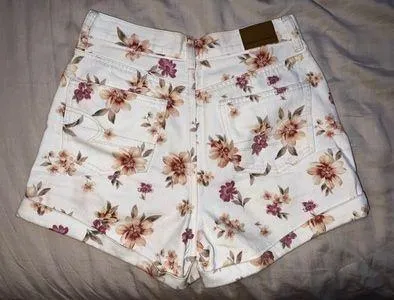 American Eagle Outfitters Floral Shorts - Image 2