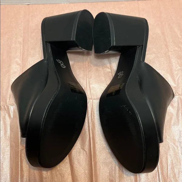 Lulu's Elegant Black Mules - Image 7