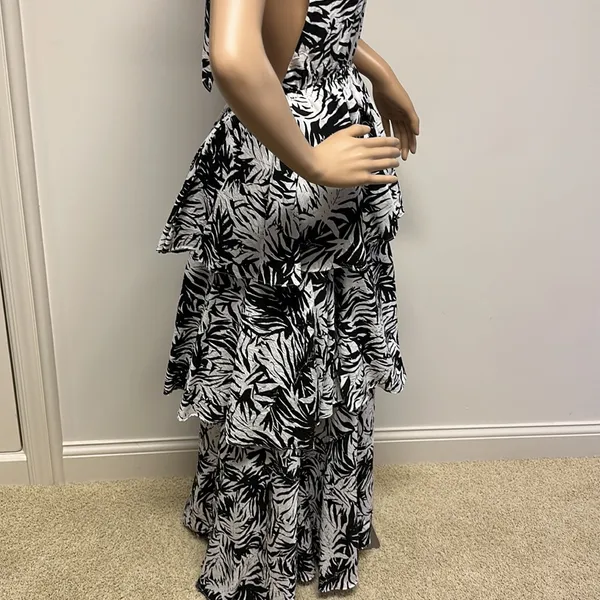 Lulus Black & White Plunging V Neck Halter Ruffled Tier Maxi Long Dress size S - Image 5