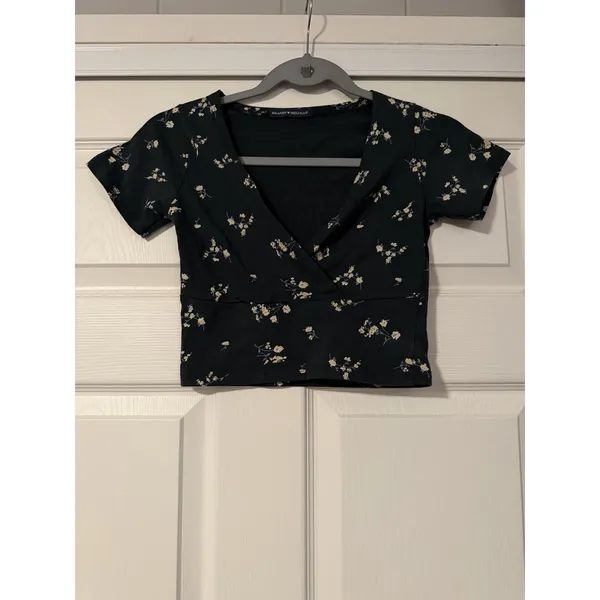 Brandy Melville Dark Forest Green Floral Amara Crop Top‎ White Flowers - Image 2