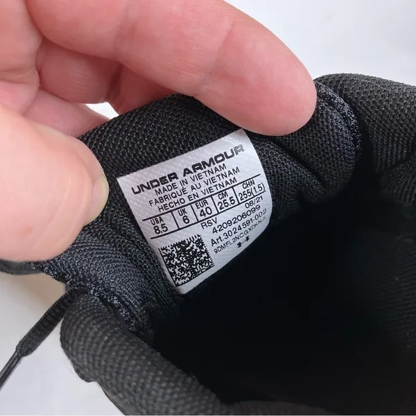 Under Armour Charged Assert sneakers all black size 8.5‎ - Image 7