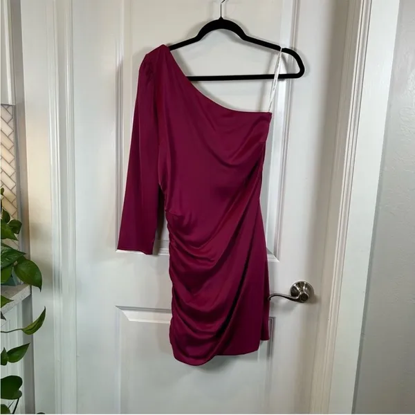 Lulus Magenta‎ Happy Hour Satin Ruched One-Shoulder Mini Dress Women’s Size M - Image 2