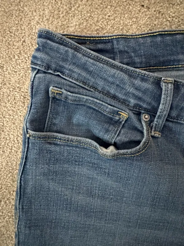 Levi's Women's Medium Blue Skinny Jeans - Image 2