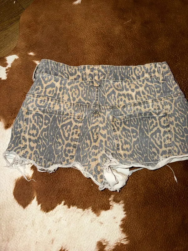 Cheetah print shorts Multiple Size 26 - Image 2