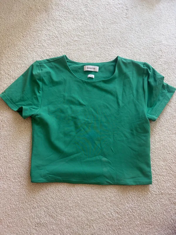 Aritzia Babaton Contour Green Crop Top - Image 2