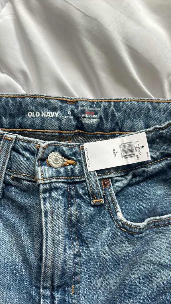 Old Navy High-Rise Curvy Wide Leg Jeans - Image 2