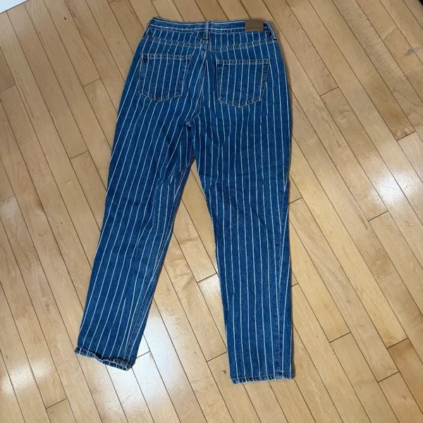 American Eagle Blue Pinstripe High Rise Straight Leg Mom Jeans Women’s Size 4 - Image 8