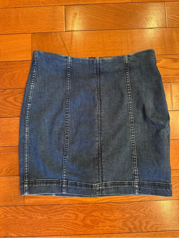 Free People Denim Mini Skirt Women’s Size 6 Blue Panel Stretch Jean Skirt EUC - Image 2