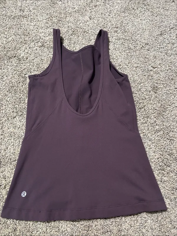 Lululemon Tank Top size 4/6 - Image 3