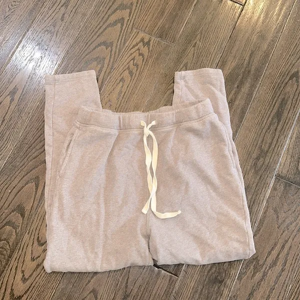 Universal Threads Tan cozy Joggers Soft Relaxed Fit size small with pockets - Image 2