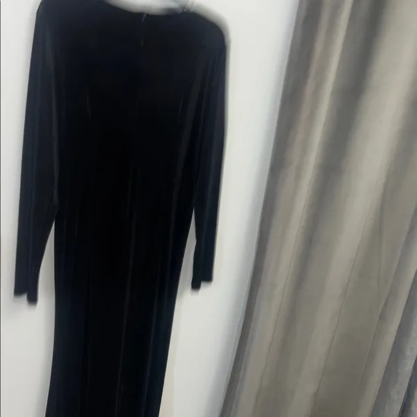 Elegant Velvet/ Deep V-neck, long sleeve, side slit, long length empire waist XL - Image 8