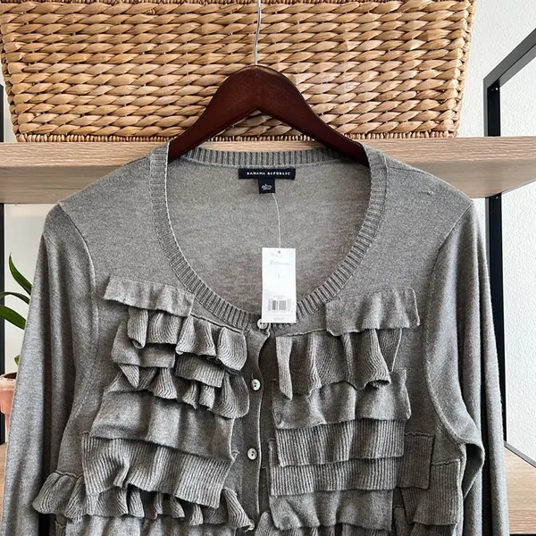 NWT Banana Republic Silk Blend Summer Lightweight Ruffle Cardigan Sweater Top, L - Image 2