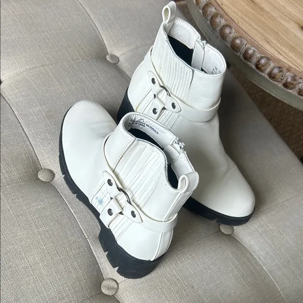 Lulus Rachael White Ankle Boots Size‎ 7 - Image 9