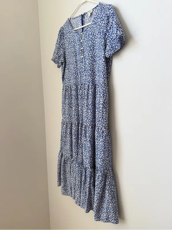 J. Crew Floral Tiered Midi Dress in Blue and White Size Medium - Image 2