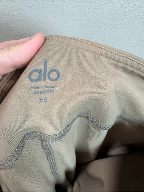 Alo Goddess Leggings - Image 4