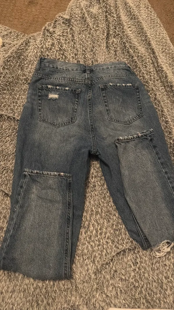 PacSun Ripped Jeans - Image 4