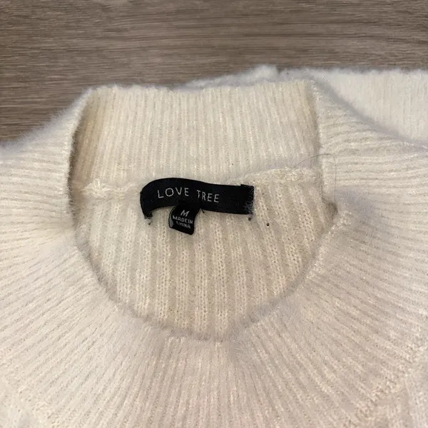 Love Tree Boutique Women's Ivory Sweater Size Medium - Image 3