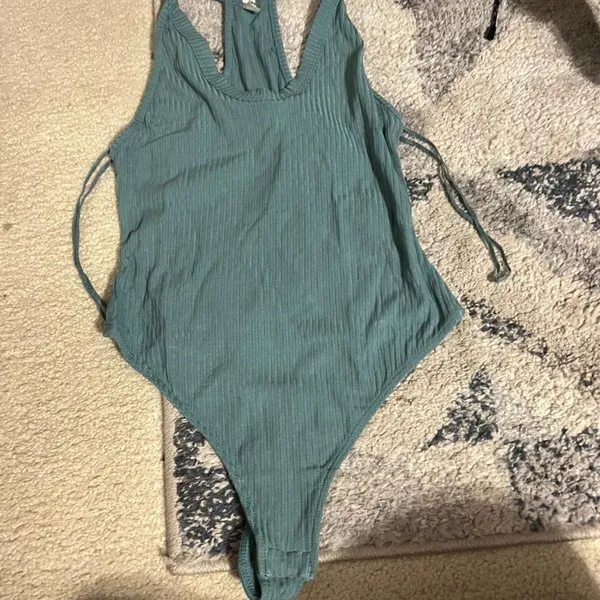 Free people tank top bodysuit small - Image 2
